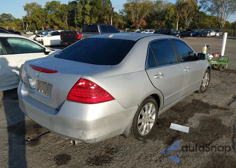 2006 Honda Accord 3.0 Ex z USA, uszkodzony, nr VIN 1HGCM66556A019915